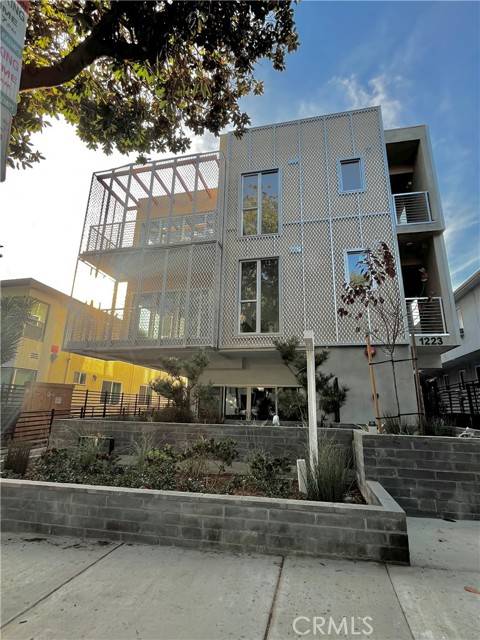 West Hollywood, CA 90046,1223 N Hayworth Avenue #3