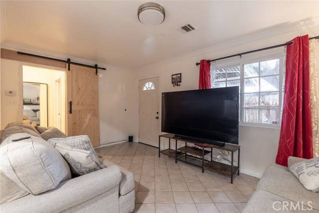 Canoga Park, CA 91303,22113 Cantlay Street