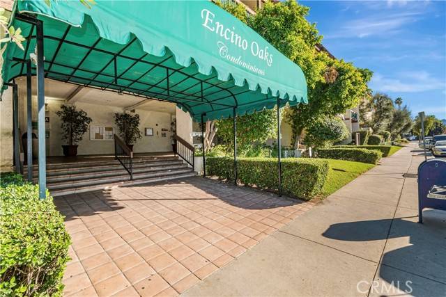 Encino, CA 91316,5460 White Oak Avenue #K207