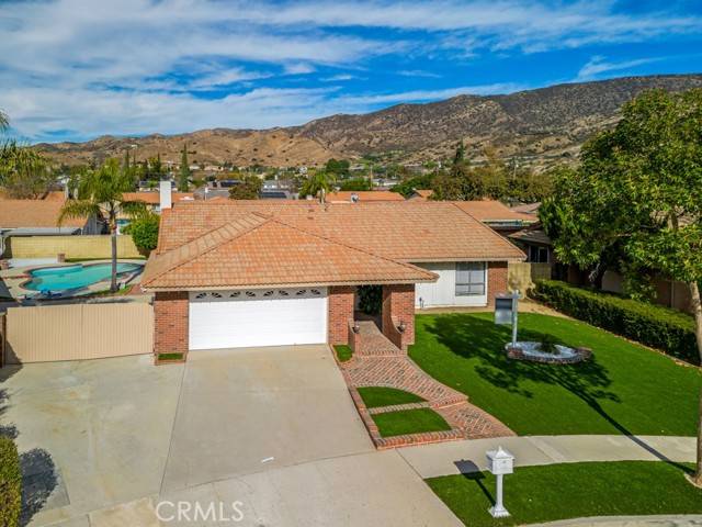 Simi Valley, CA 93063,6453 Dowel Drive