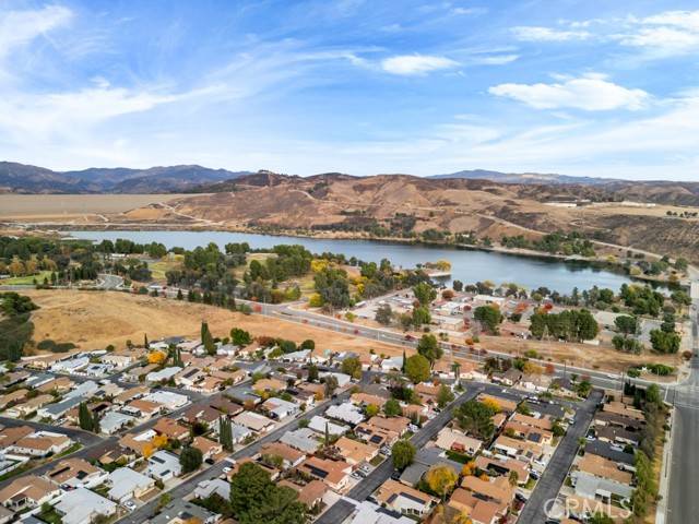 Castaic, CA 91384,27506 Amethyst Way