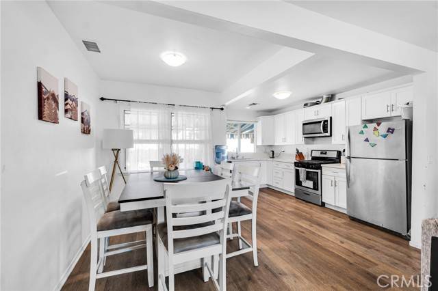 Canoga Park, CA 91303,22137 Gault Street