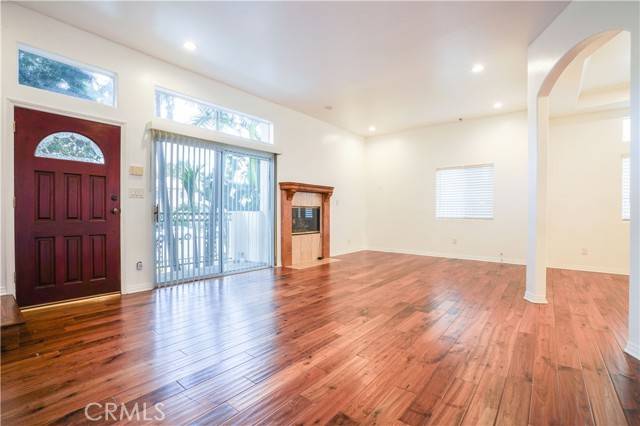 Sherman Oaks, CA 91423,4520 Fulton Avenue #15