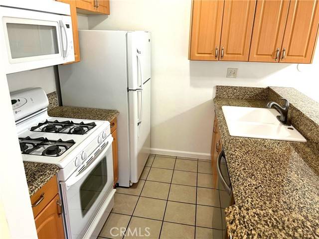 Canoga Park, CA 91304,8601 International Avenue #284