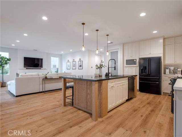 Saugus, CA 91350,28524 Songbird Way