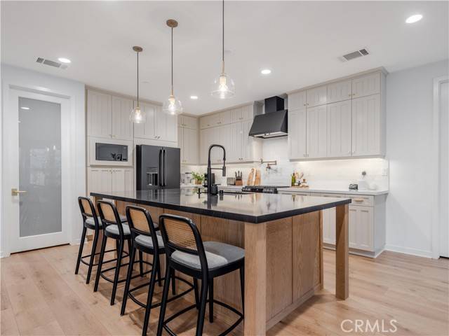 Saugus, CA 91350,28524 Songbird Way