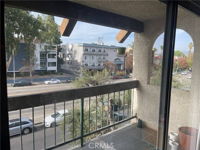 Encino, CA 91316,5460 White Oak Avenue #A326