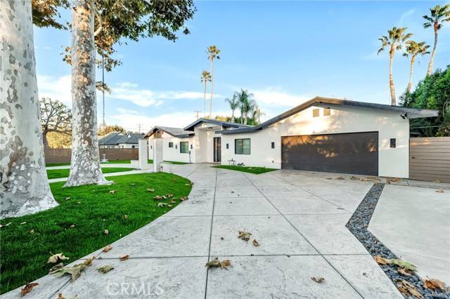 Encino, CA 91436,5144 Woodley Avenue