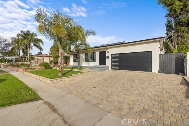 Panorama City, CA 91402,8416 Wakefield Avenue