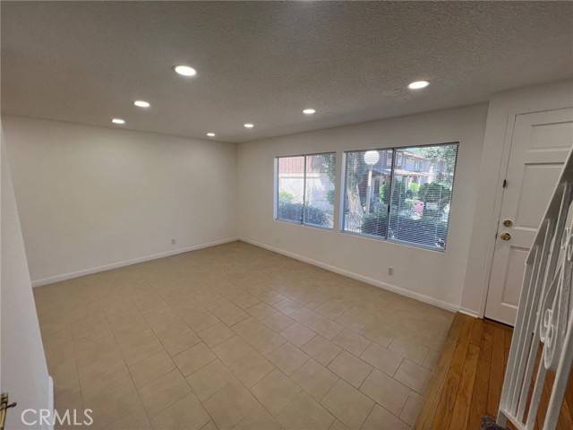 Reseda, CA 91335,6635 Wilbur Avenue #36