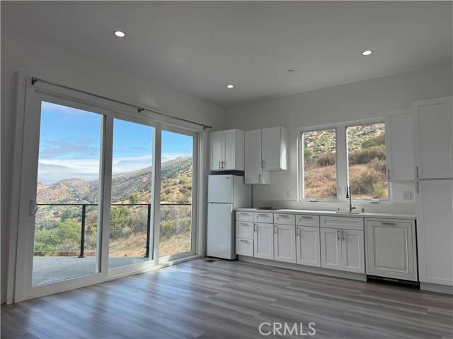 Simi Valley, CA 93063,988 Alta Vista Road