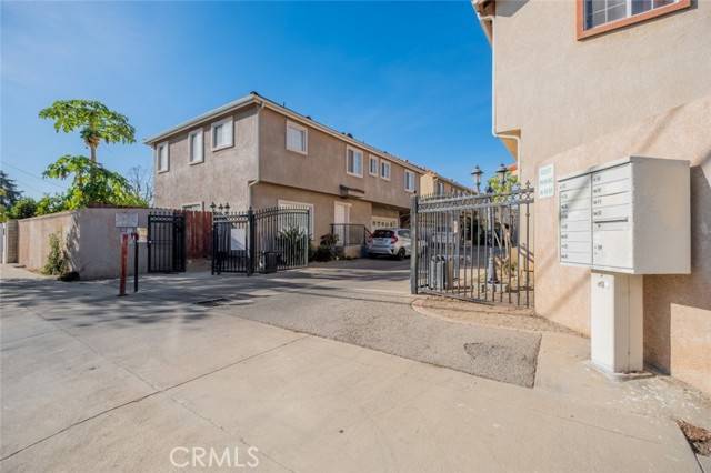 North Hills, CA 91343,9427 Noble Avenue #103