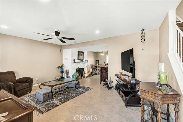 Newhall, CA 91321,24353 La Glorita Circle