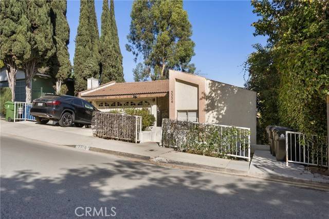 Hollywood Hills East, CA 90068,3334 Oak Glen Drive