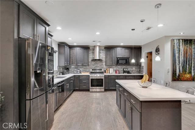 Valley Glen, CA 91405,6866 Varna Avenue