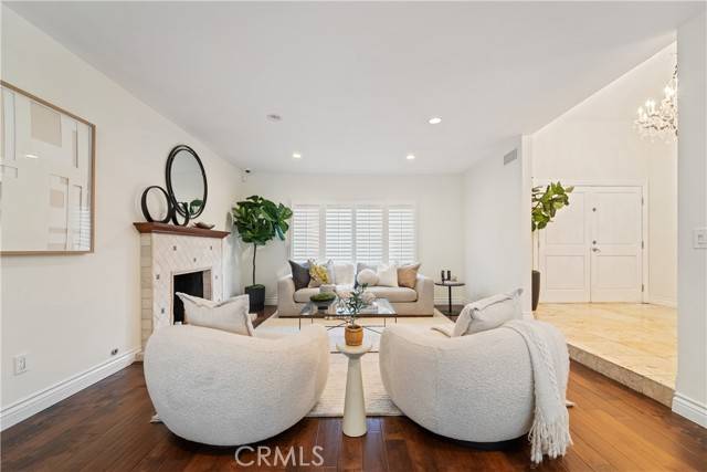 Beverly Hills, CA 90210,9767 Blantyre Drive