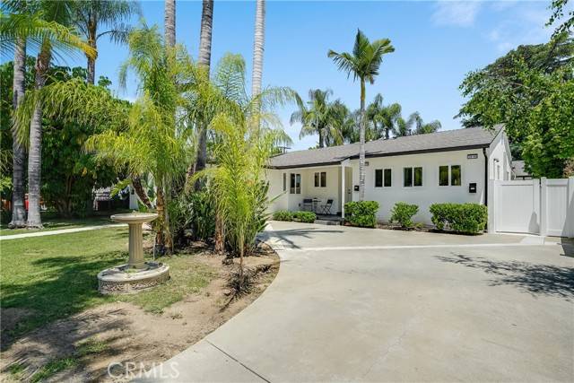 Lake Balboa, CA 91406,7008 Encino Avenue