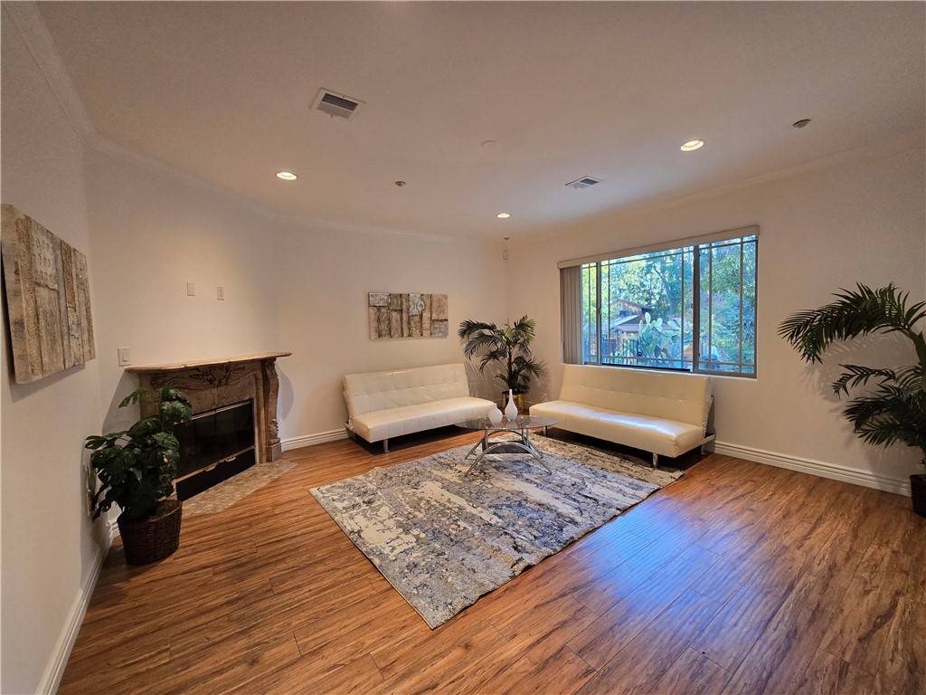 Studio City, CA 91604,11145 Sunshine Terrace #2