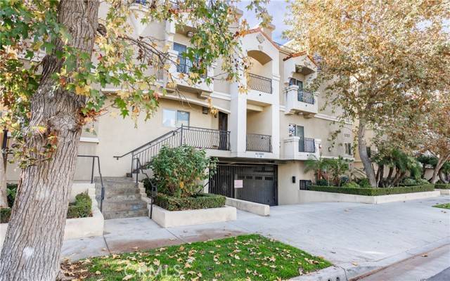 North Hollywood, CA 91601,5727 Camellia Avenue #106