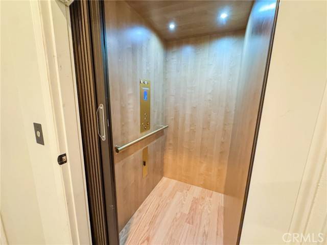 Calabasas, CA 91302,25418 Cumberland Lane