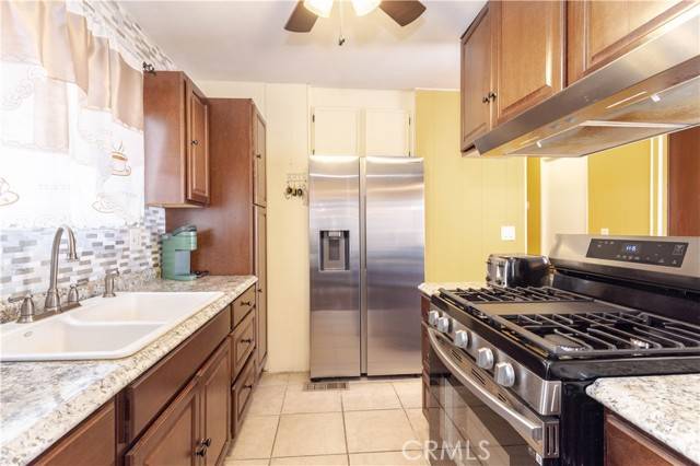 Canyon Country, CA 91351,18540 Soledad Canyon #10