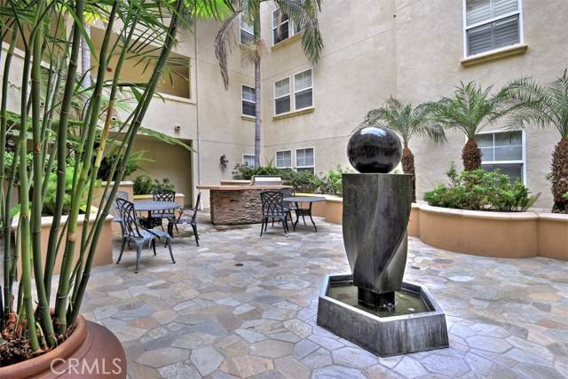 Studio City, CA 91604,4237 Longridge Avenue #403