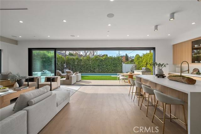 Studio City, CA 91607,4453 Gentry Avenue