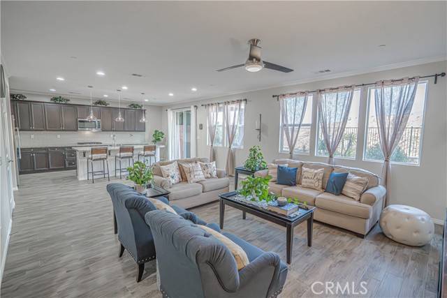 Saugus, CA 91350,27307 Ardella Place