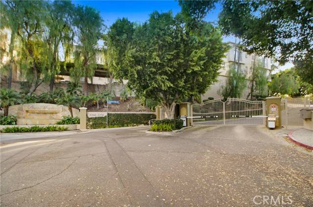 Woodland Hills, CA 91364,5200 Premiere Hills Circle #246