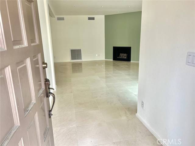 Woodland Hills, CA 91367,21500 Califa Street #135