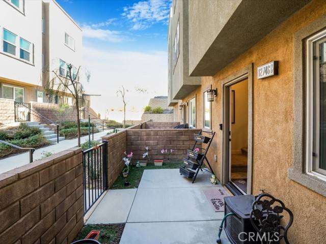 Sylmar, CA 91342,12746 Watt Lane #C