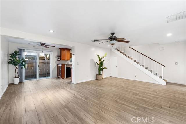 Northridge, CA 91325,17123 Roscoe Boulevard #5