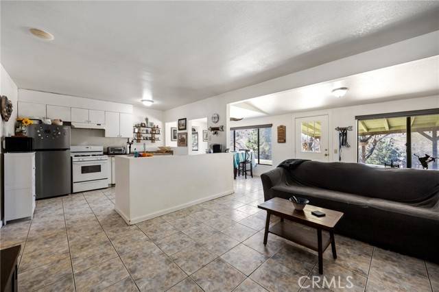 Saugus, CA 91390,37986 Bouquet Canyon Road