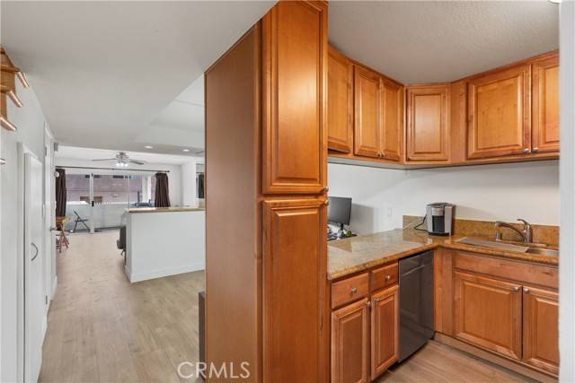 Van Nuys, CA 91405,15015 Sherman Way #109