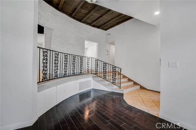 Woodland Hills, CA 91364,5139 San Feliciano Drive