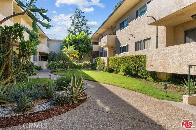 Encino, CA 91316,5328 Newcastle Avenue #58