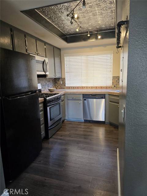 Simi Valley, CA 93063,3306 Darby Street #404
