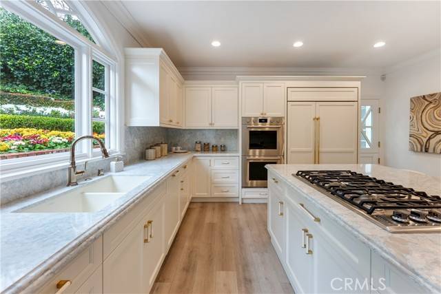 Encino, CA 91436,15530 Valley Vista Boulevard