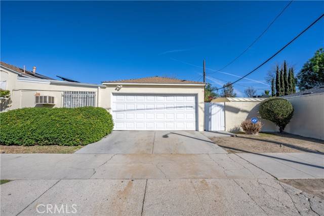 Van Nuys, CA 91406,17654 Welby Way