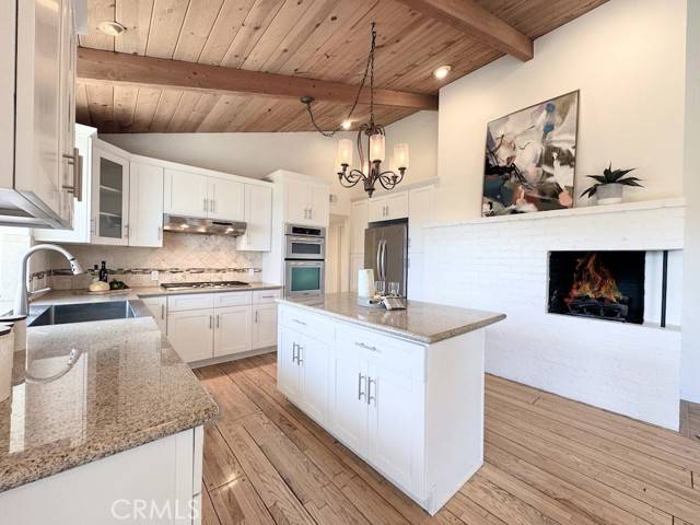 Woodland Hills, CA 91364,22217 Cass Avenue