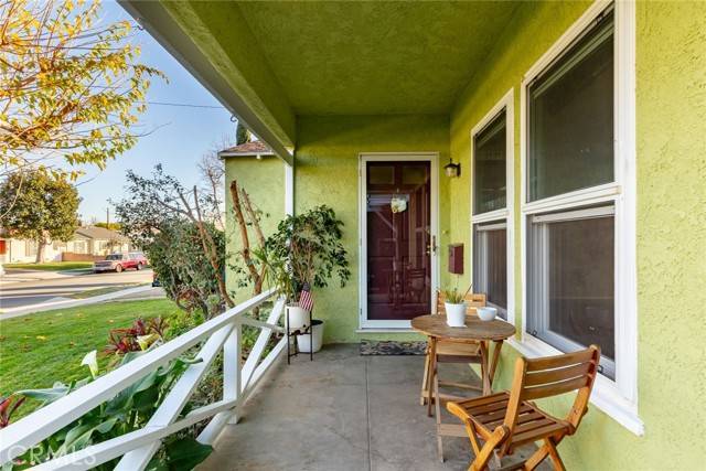 Burbank, CA 91505,1925 N Valley Street