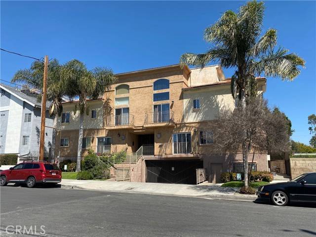 Northridge, CA 91325,8800 Etiwanda Avenue #3