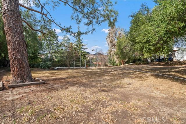 Chatsworth, CA 91311,22427 Plummer Street