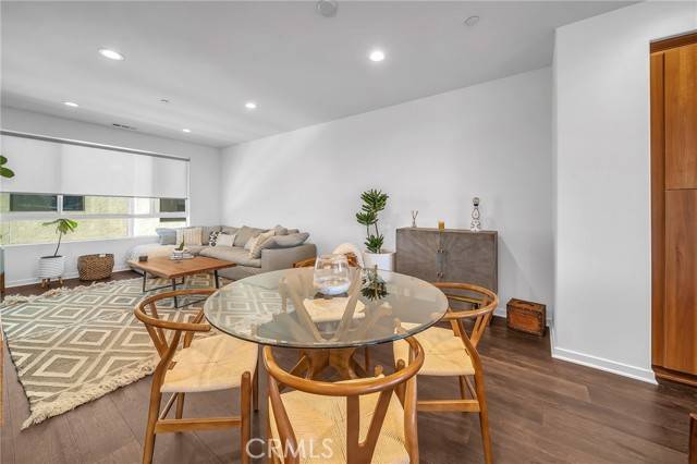 Valley Glen, CA 91401,13167 Victory Boulevard