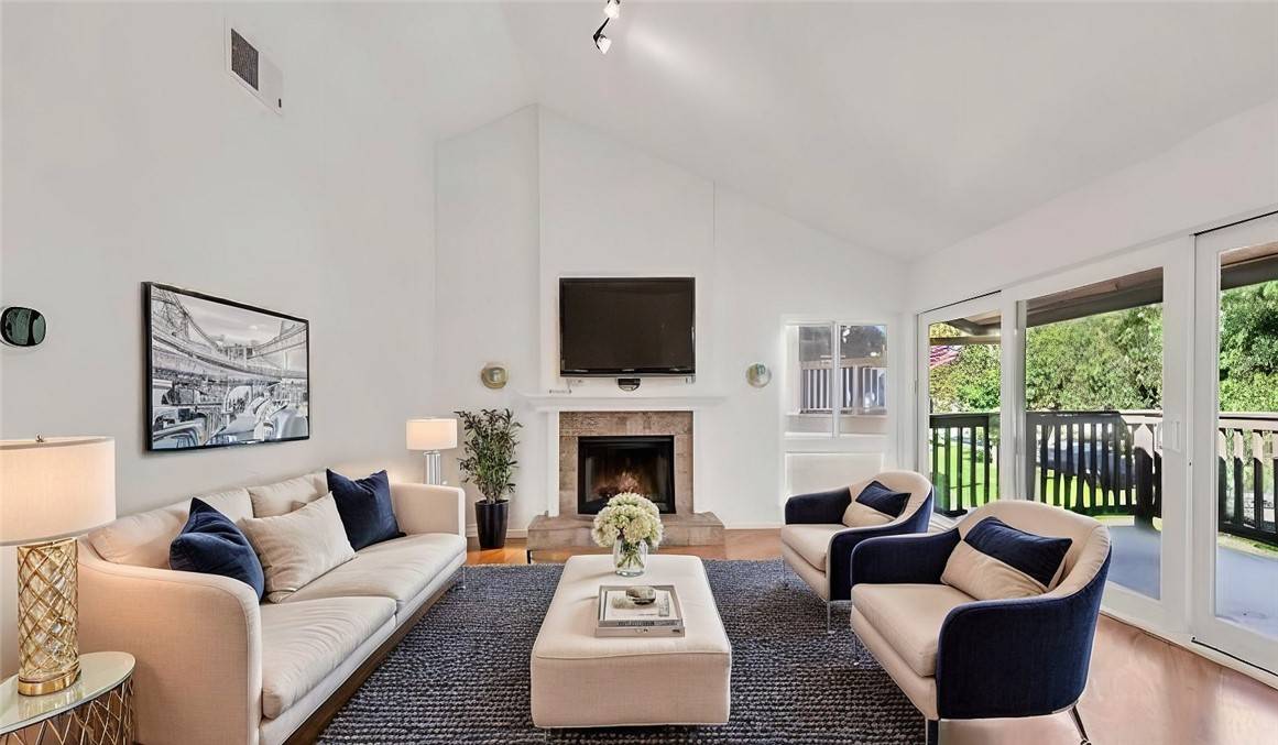 Oak Park, CA 91377,20 Meadowlark Lane