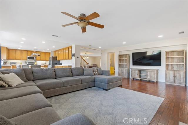 Castaic, CA 91384,32778 The Old Road