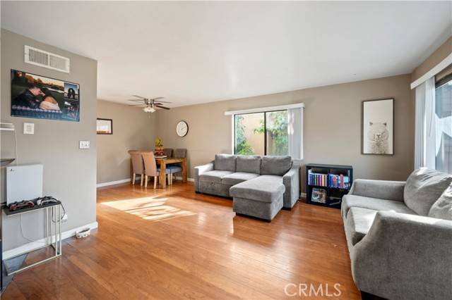 Panorama City, CA 91402,14435 Plummer Street #23