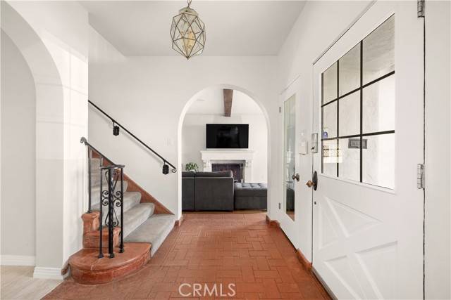 Los Angeles, CA 90048,6136 Barrows Drive
