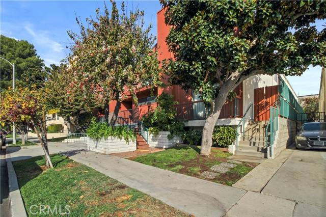 Sherman Oaks, CA 91423,4420 Ventura Canyon Avenue #7