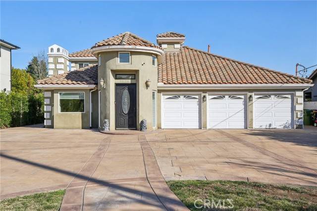 Sherwood Forest, CA 91325,8820 Encino Avenue